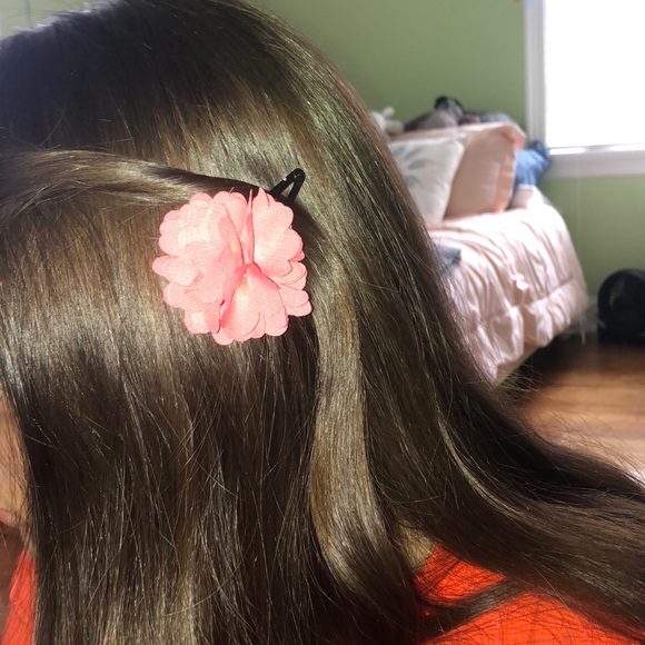 Set of Four Flower Barrettes - Picture 2 of 2